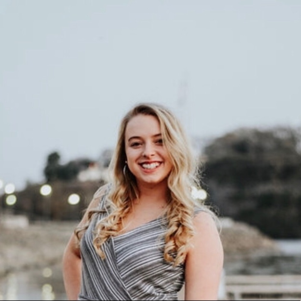 Meet your Posher, Hallie